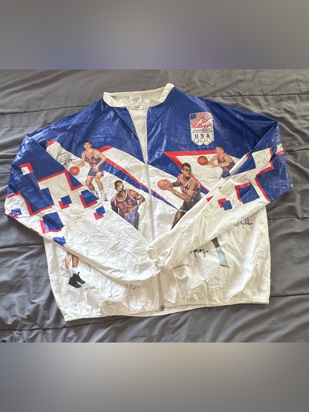 Rare Vintage TYVEK Dream Team
USA Olympic Basketball 1992 Paper
Jacket SZ Large